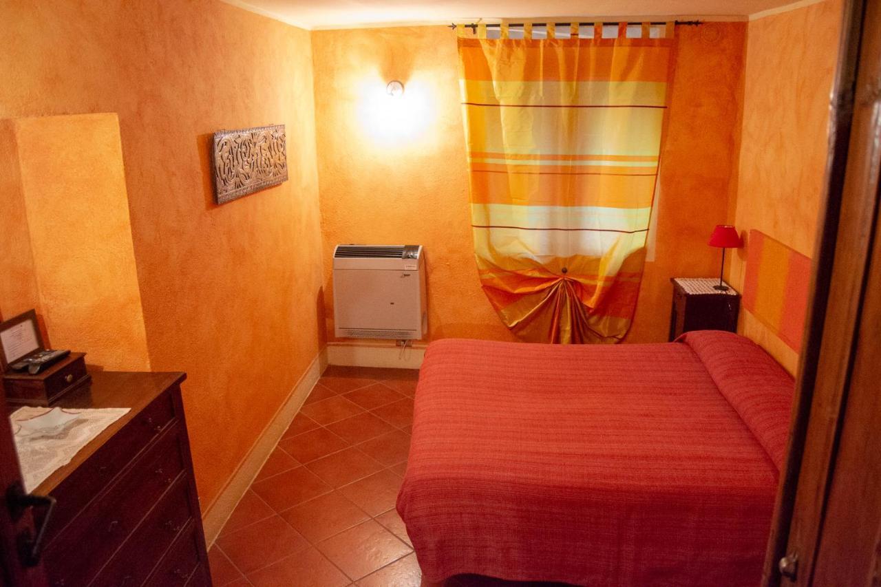 L'Angolo Di Verlano Canossa エクステリア 写真