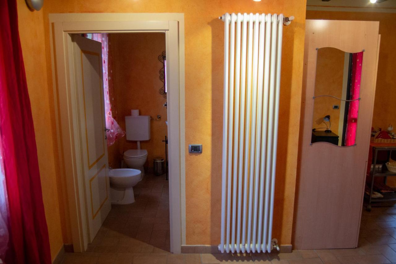 L'Angolo Di Verlano Canossa エクステリア 写真