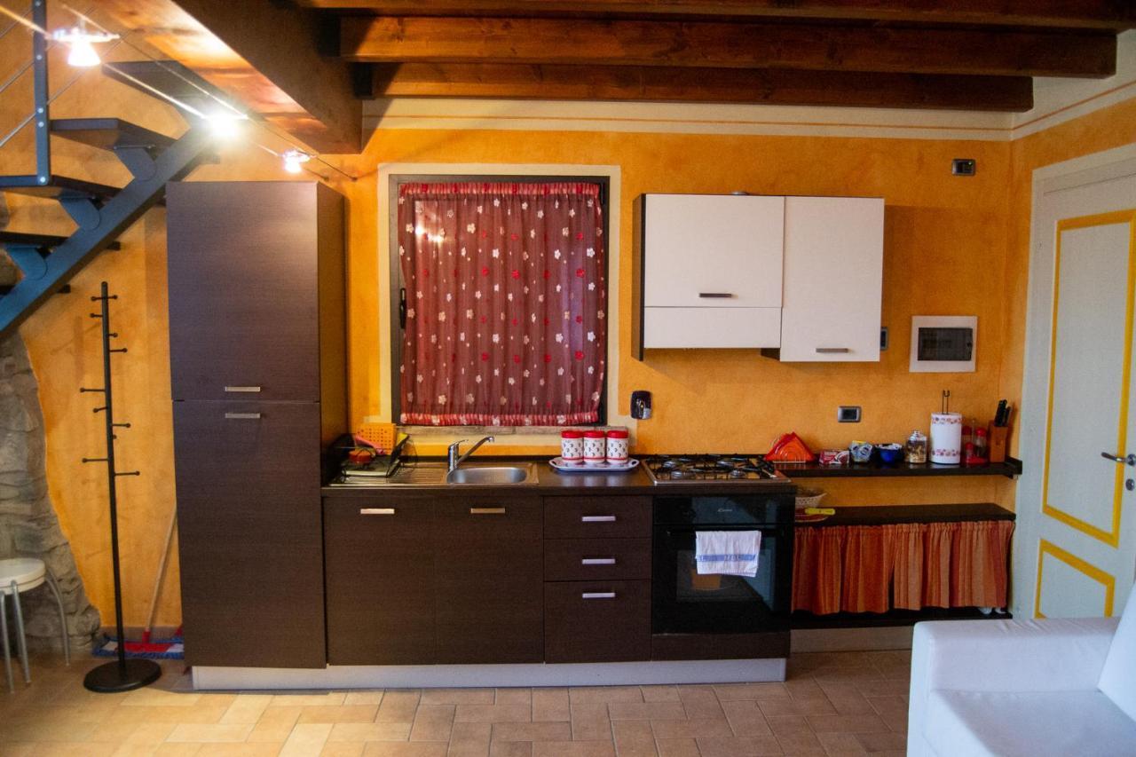 L'Angolo Di Verlano Canossa エクステリア 写真