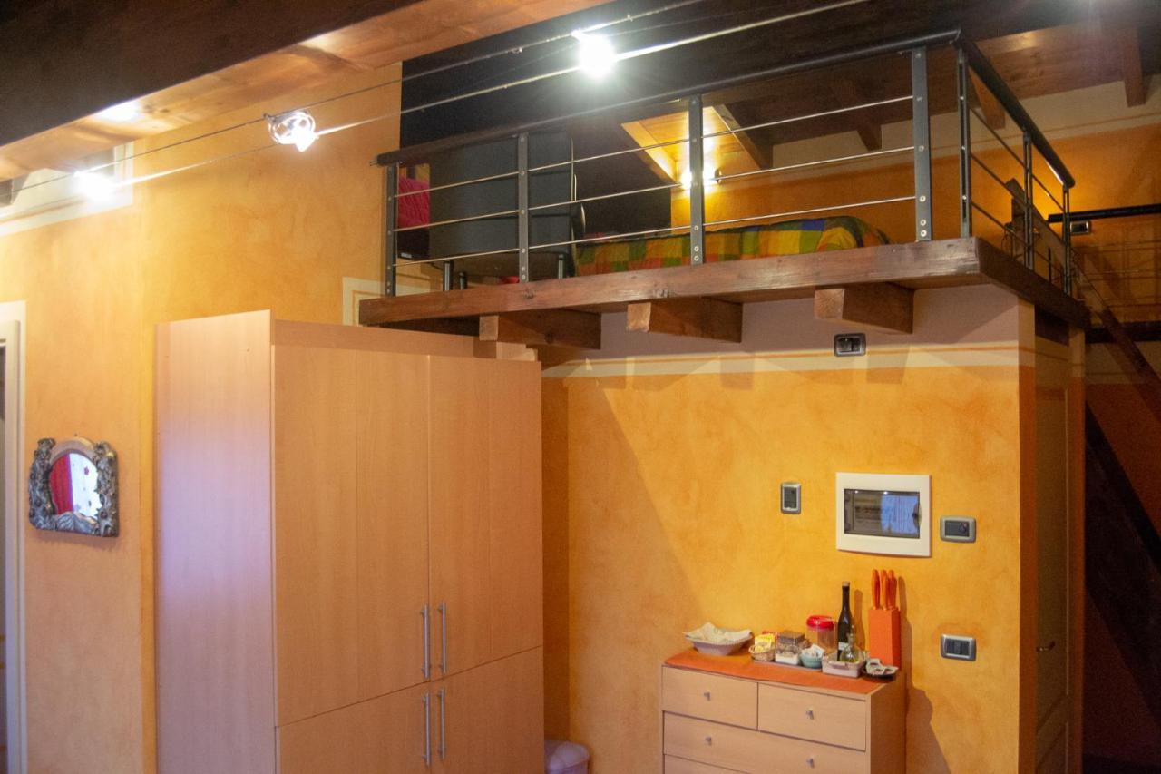 L'Angolo Di Verlano Canossa エクステリア 写真