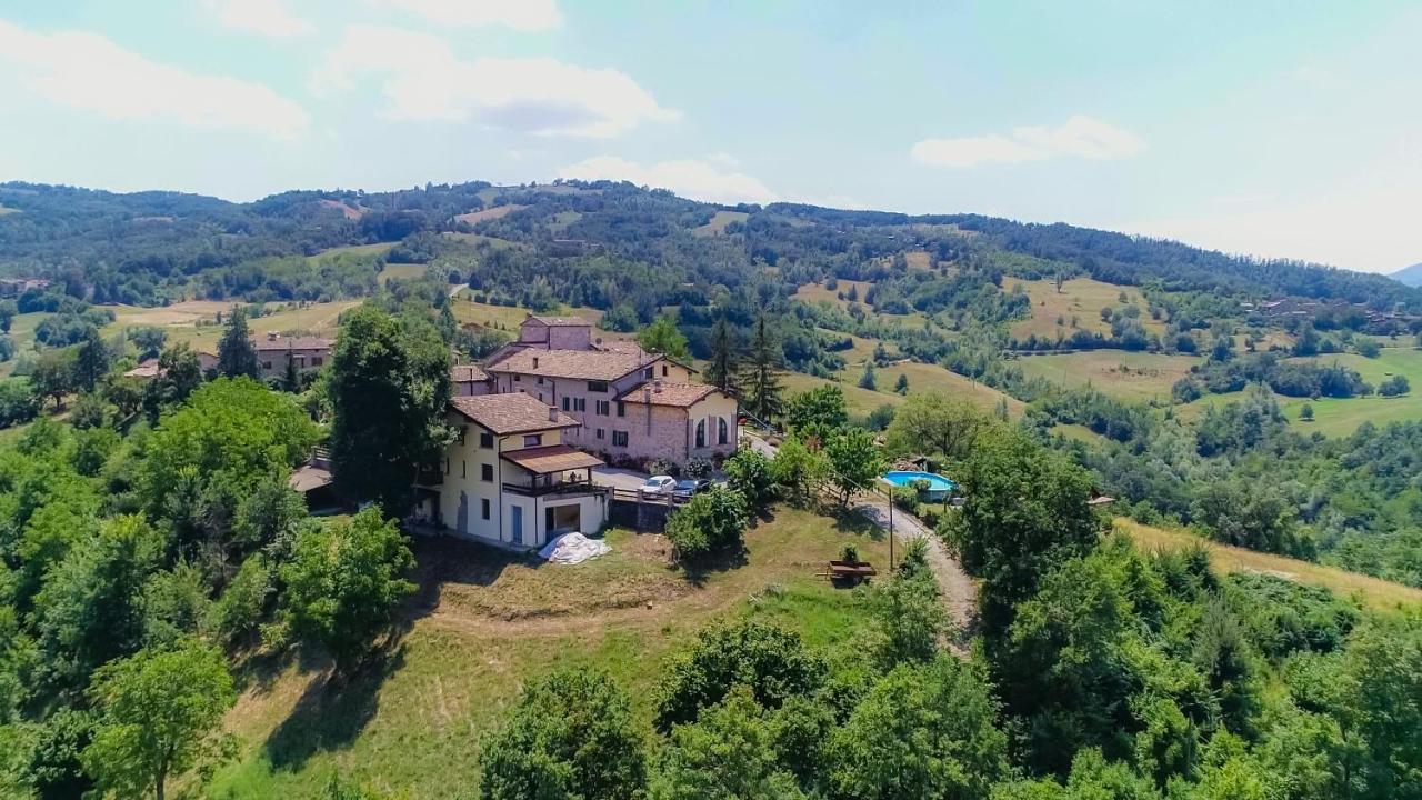L'Angolo Di Verlano Canossa エクステリア 写真