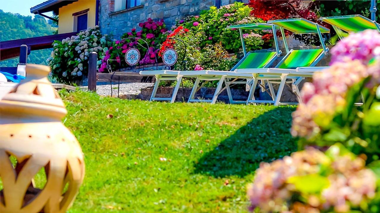 L'Angolo Di Verlano Canossa エクステリア 写真