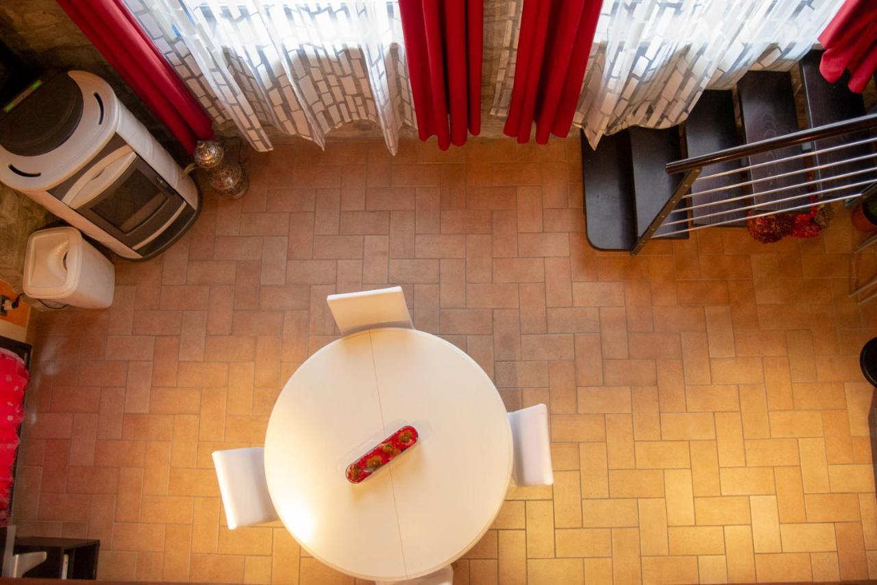 L'Angolo Di Verlano Canossa エクステリア 写真