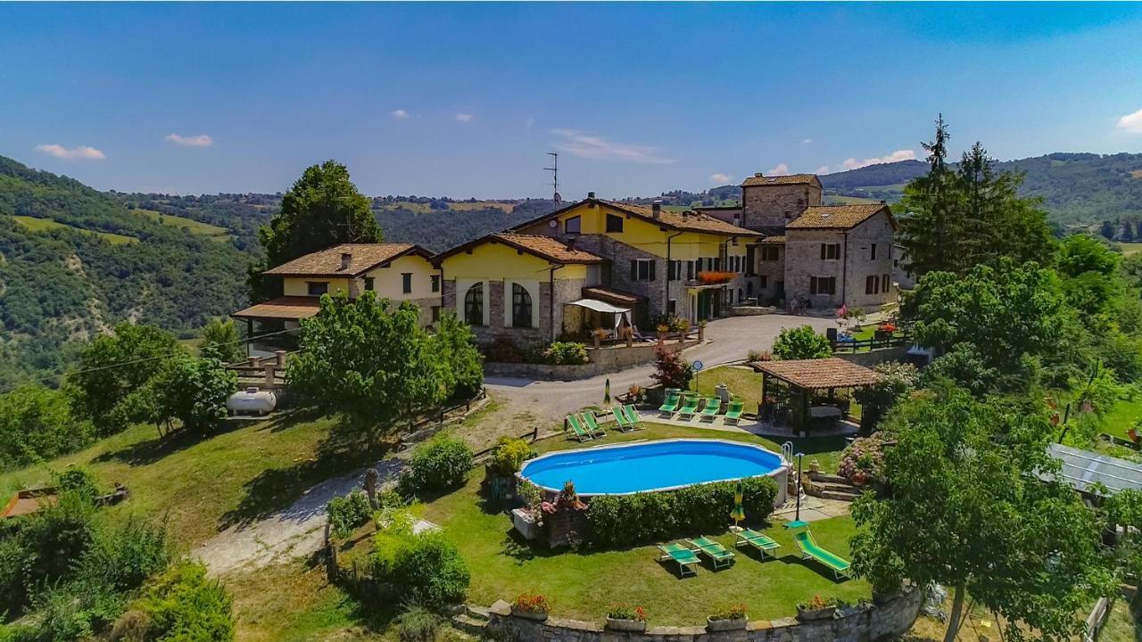 L'Angolo Di Verlano Canossa エクステリア 写真